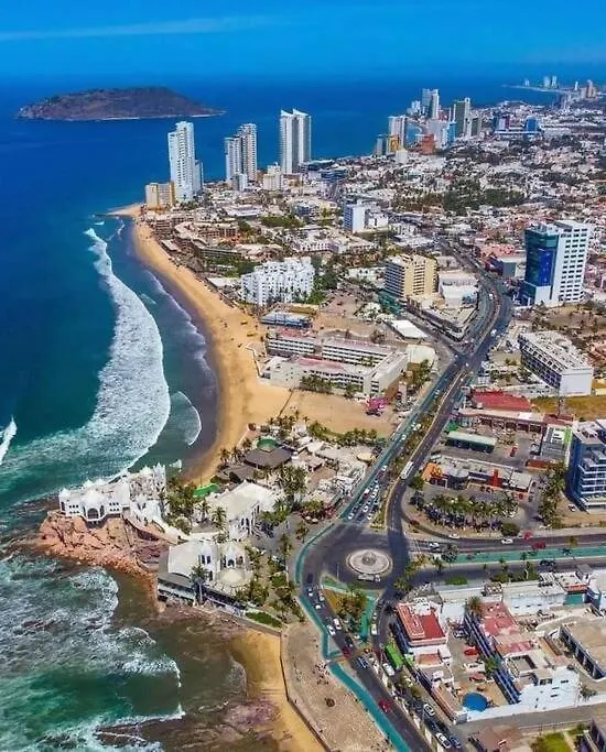 Marina Del Sol Resort - Beautiful 2 Bdrm Sleeps 8 -Ocean Front Mazatlán 0*,  Meksyk